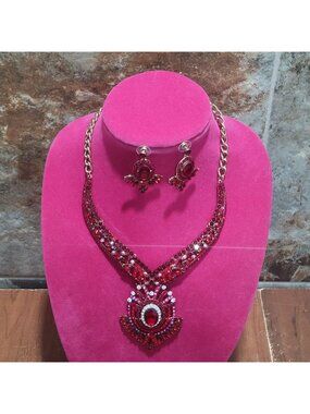 Ruby Red Rhinestone Statement Necklace Earrings Set Gold Tone Pageant Prom Jewel